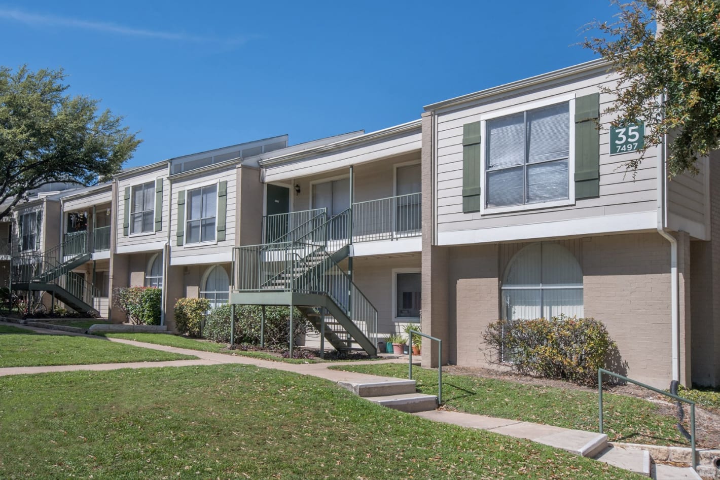 Photos & Video of Chevy Chase Apartments in North Austin, TX